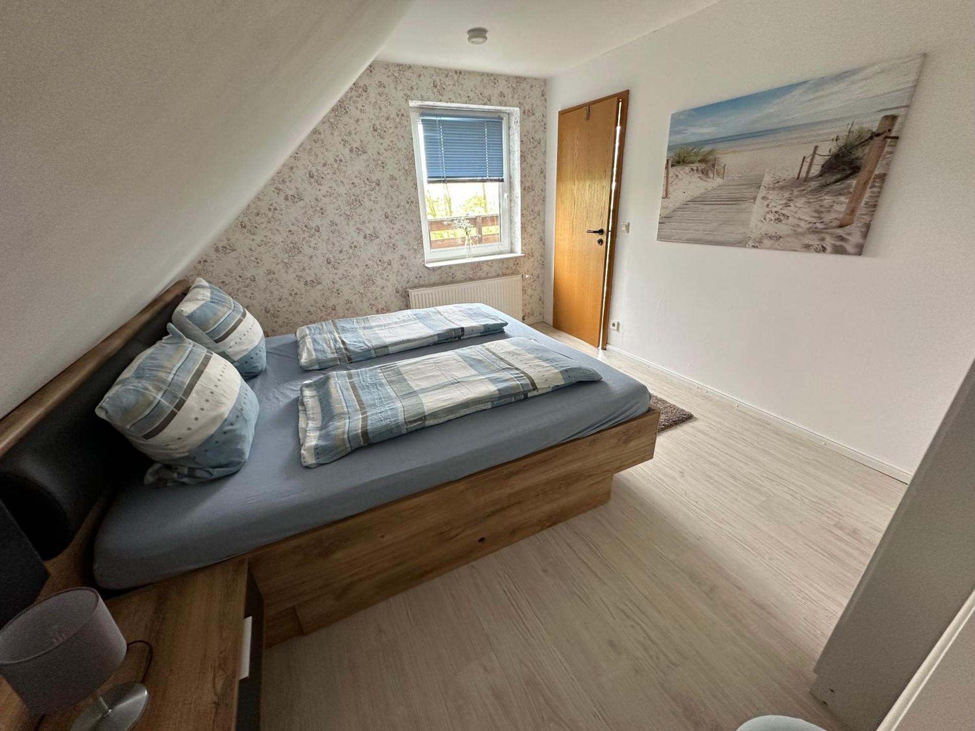 Rosenhaus Esens - Wohnung Backbord Dış mekan fotoğraf
