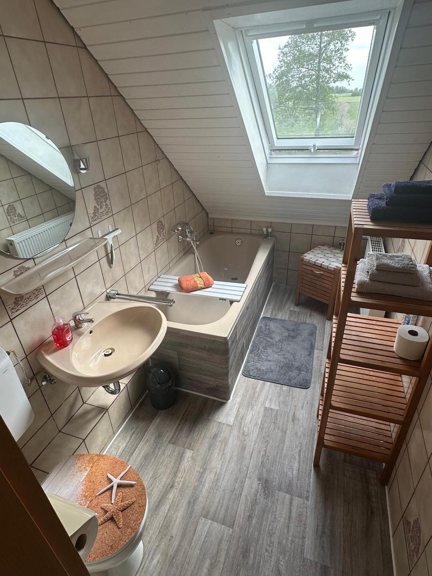 Rosenhaus Esens - Wohnung Backbord Dış mekan fotoğraf