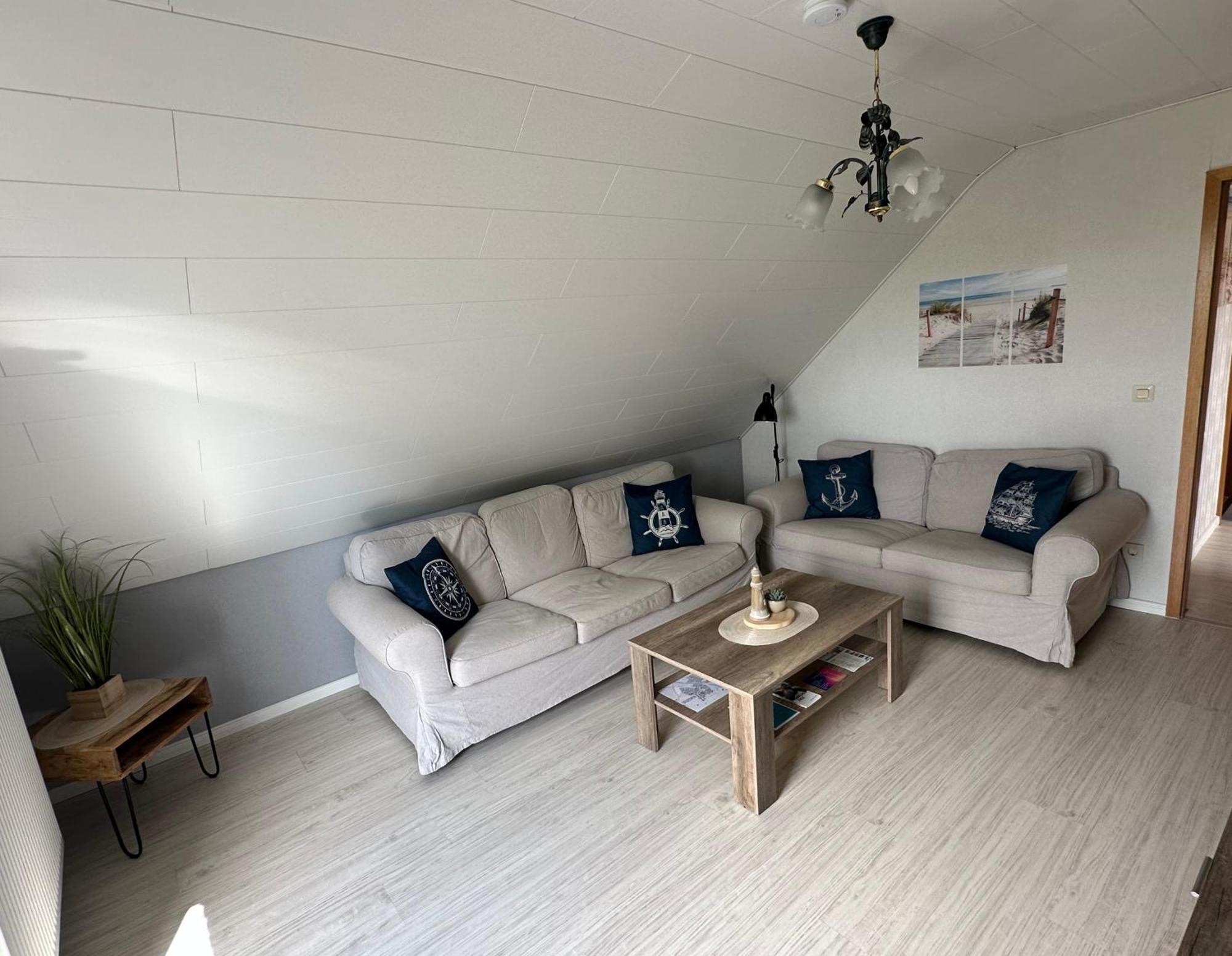 Rosenhaus Esens - Wohnung Backbord Dış mekan fotoğraf